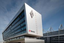 H-Hotels.com bleibt Trikotärmel-Partner von Borussia Mönchengladbach