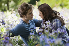 Die Twilight-Stars im TELE 5-Interview: Teil 1- Kristen Stewart: "Alleine fühle ich mich oft nackt bis auf die Knochen"