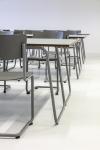 Den berühmten Freischwinger S 43 zum Vorbild - Studierende entwerfen innovativen Seminartisch