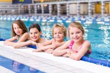 Tag der offenen Tür in der Roland Matthes Schwimmhalle: Schnupperkurse, Technikführungen und Wasserspaß