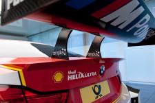 Im Netz und auf der Strecke schnell: Die amplus AG wird Official Partner von BMW Motorsport