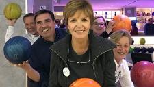 Die Filmemacher bowlen! Schirmherrin Dorothee Erpenstein begrüßte Filmschaffende auf zehn Bahnen