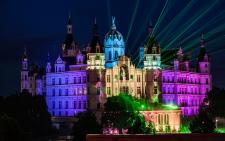Geschichte zum Anfassen: Vom 15. bis 17. Juni wird das Schweriner Märchenschloss mit einer Zeitreise gefeiert
