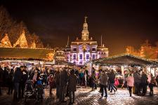 Lüneburg leuchtet: Giebel erstrahlen in weihnachtlichem Glanz - Weihnachtstadt Lüneburg öffnet ihre Tore