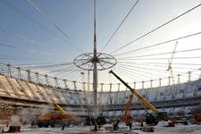 ALPINE gelingt "Big Lift" der Dachseilkonstruktion beim Nationalstadion Warschau
