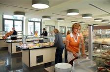 Fast geschenkt! Mitarbeiter stürmen C&A-Kantine