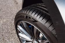 Der neue Pirelli Cinturato P7 erscheint: Die "intelligente" Mischung des Reifens passt sich an Temperatur und Fahrbedingungen an
