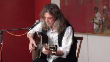 Sonntag 1. Dezember 14 Uhr: Mittelalterlicher & spanischer Blues Gitarre & Lieder mit Claude Bourbon