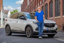 Actor Peter Lohmeyer "Electrified" by Opel Grandland X
