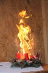 Sicherheitstipps in der Lichterzeit: Sicherer Umgang mit Adventskränzen und Weihnachtsbäumen
