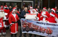 "Riding Santas" besuchen Kreisverwaltung