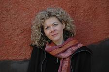 Lesung und Musik im Haus der Hoffnung: Corinna Lüdtke und Ulrich Tietze sprechen über "das Leben der Dr. Dora Lux"