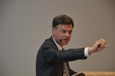 Gesundheitswesen und Neurochirurgie - gibt es Grenzen?