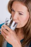 Acht Tipps, wie Mineral- und Heilwasser beim Abnehmen und Fasten helfen