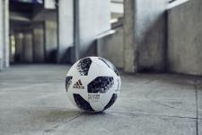 Offizieller Spielball der FIFA WM 2018™: adidas präsentiert den Telstar 18
