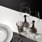 Porzellan-Manufaktur Hering Berlin präsentiert eigene Glas- und Textil-Kollektion
