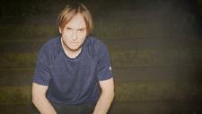 DALE CROVER kommt auf Tour mit den MELVINS | Video zu "Bad Move" jetzt online | Solo-Album "The Fickle Finger Of Fate" erschien Anfang August via Joyful Noise!