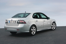 Saab 9-3: Neue Dieselmotoren setzen mit 119 g/km Maßstäbe in ihrer Klasse / Saab 9-5: Erweiterte Motorenreihe