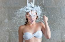 Gesundheit und Genuss im Bad: Gut durch ungemütliche Zeiten brausen