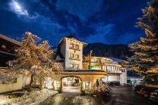 Hotel Gut Trattlerhof & Chalets gewinnen HolidayCheck Special Award 2021