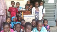Humanitas hilft mit Schulkreide in Mali