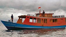 Erste schwimmende Müllabfuhr in Indonesien