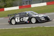 Legendärer Cliff-Calibra am Start: Opel feiert beim Oldtimer Grand Prix den Gewinn der Tourenwagen-WM vor 20 Jahren