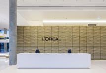 Pariser Stilbewusstsein: HI-MACS® verleiht dem L'Oréal HQ in Düsseldorf eine einzigartige Eleganz