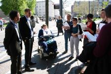 Leitsystem für Sehbehinderte an der Haltestelle "Stadttheater"