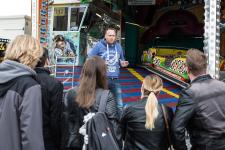 Auf eine Weinreise und Tapas zur Cranger Kirmes