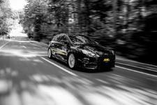 ST suspensions Fahrwerkprogramm für Ford Focus ST: "Suspensions Techniques" trifft auf "Sport Technology"