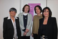 Frauennetzwerk Minerva lud zum Vortrag über Kinder- und Frauenrechte unter dem Motto: "...und manche sind gleicher..." - mit großem Erfolg und bei vollem Haus!