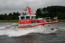Seenotretter im Einsatz für schwer verletzten Alleinsegler an der Steilküste von Hiddensee