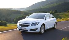In Topform: Opel Insignia ab sofort mit neuen Spardieseln, IntelliLink mit Apple CarPlay-Integration und Opel OnStar