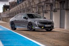 Die Fahrer für die Langstrecken-Weltmeisterschaft FIA World Endurance Championship (WEC) hinter dem Steuer des PEUGEOT 508 SPORT ENGINEERED (PSE)*