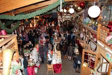 Von der Krippenfigur bis zu handgefertigten Puppen: Erster Adventsmarkt der Saison in der SCHUSSENRIEDER Erlebnisbrauerei