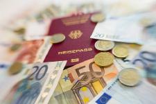 Perfekter Geld-Mix für die Herbstreise