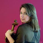 Temperamentvolle Geigenvirtuosin musiziert Bachs E-Dur-Konzert