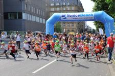 Vorjahressieger Nikki Johnstone startet beim SRH Dämmer Marathon 2019