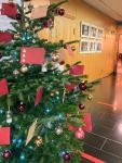Asklepios Klinik Altona: Wunschbaum bringt Kinderaugen zum Leuchten
