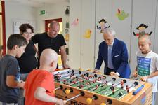 José Carreras macht krebskranken Kindern Mut