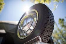 Pirelli stattet klassische Autos bei der Villa d'Este mit markierten Reifen aus