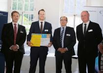 CoreNet Global und IREBS zeichnen Jahrgangsbesten Roland Drissen aus