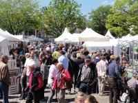 Der 16. Nikolaimarkt bietet beste Qualität des Kunsthandwerks auf dem Schlossplatz