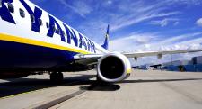 Fast die Hälfte der Deutschen findet Fliegen zu teuer