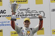 Team kfzteile24 Mücke Motorsport mit zwei Siegen und drei Podestplätzen im ADAC Formel Masters auf Nürburgring - Führungen in Gesamtwertungen ausgebaut