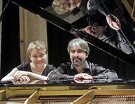 Altena, 17.11. - Programmänderung: "Tänzerische Saitenklänge zu vier Händen!" - AACHENER KLAVIERDUO mit romantischen Tänzen von Grieg, Schumann, Mendelssohn, Schubert, Brahms und Czerny