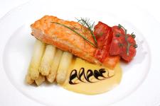 Spargel - der feine Frühlingsgenuss erst recht mit dem passenden Wein