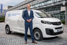 Opel Vivaro-e HYDROGEN: Plug-In Fuel Cell Electric Vehicle Offers Zero Emissions and Quick Refuelling