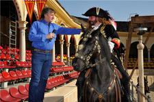 Einer für alle - alle für einen: Musketiere in der Arena